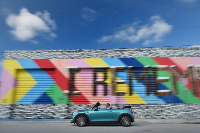 ミニコンバーチブル（3代目）