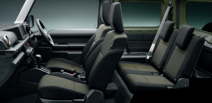 ジムニーシエラの室内