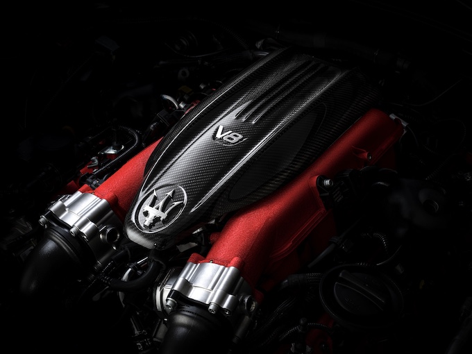 レヴァンテ V8エンジン